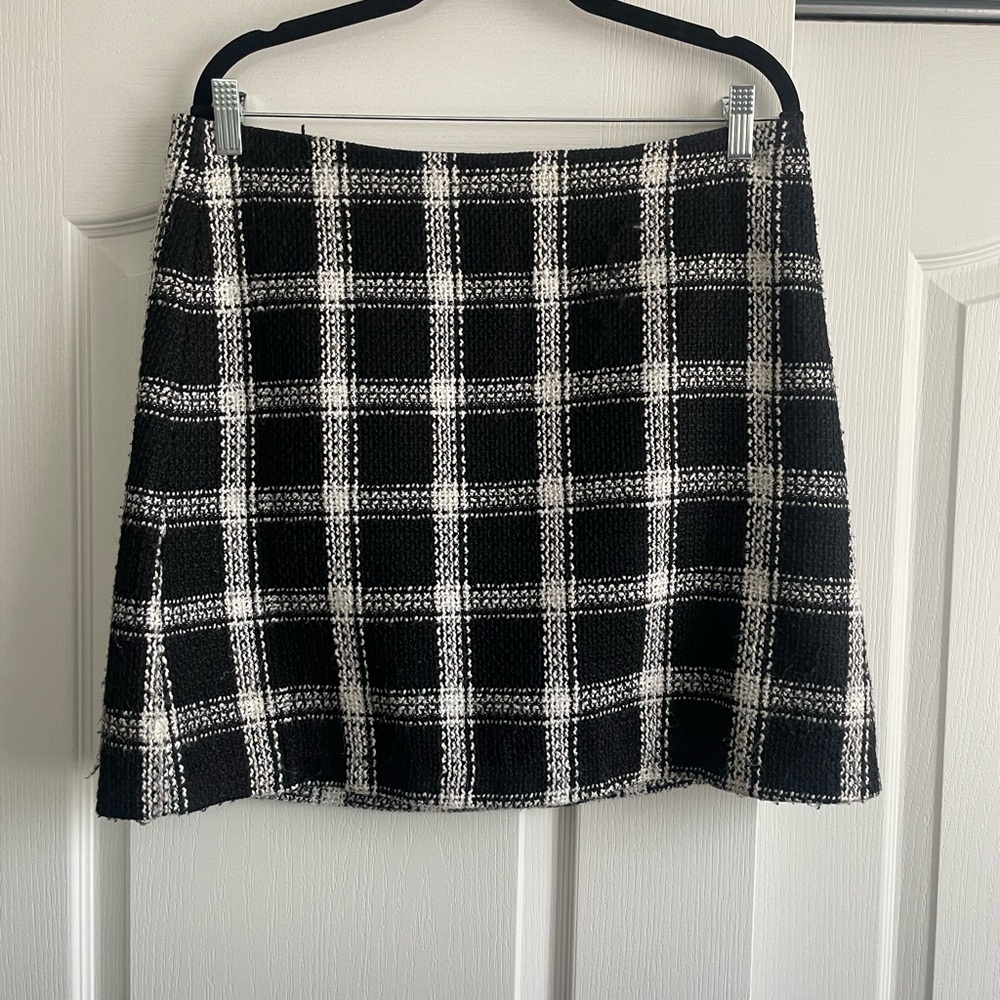 Tweed mini skirt